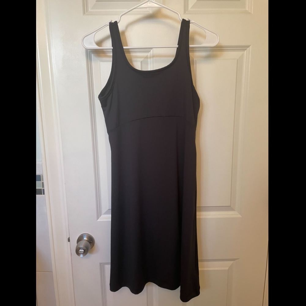 Columbia black exercise dress, size small